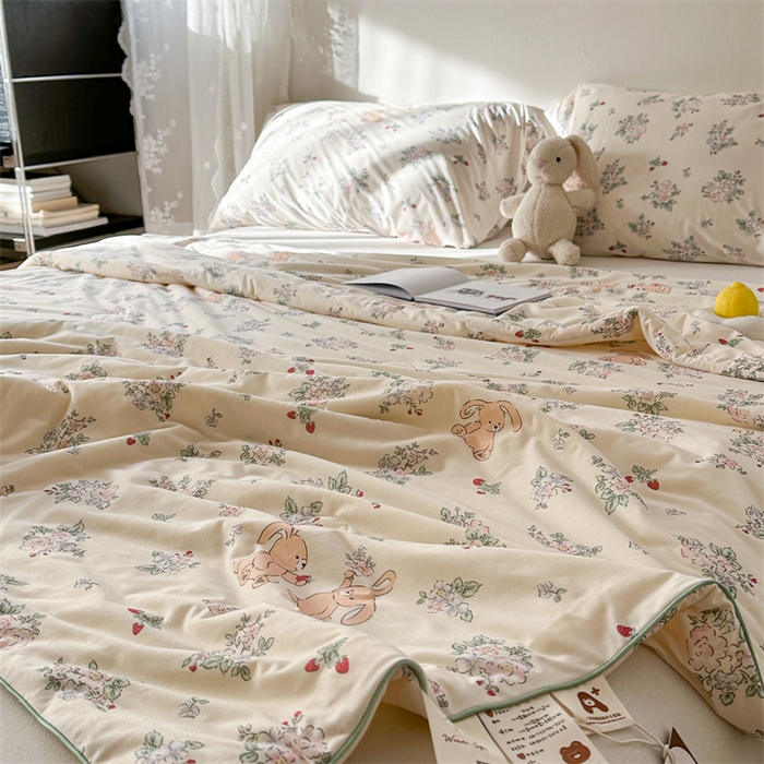 91家纺网 家纺一手货源 找家纺 暖生活 2026新款牛奶针织小清新大豆夏被 树莓兔