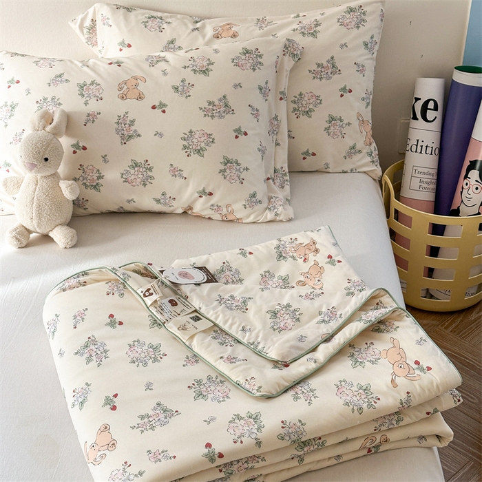 91家纺网 家纺一手货源 找家纺 暖生活 2026新款牛奶针织小清新大豆夏被 树莓兔