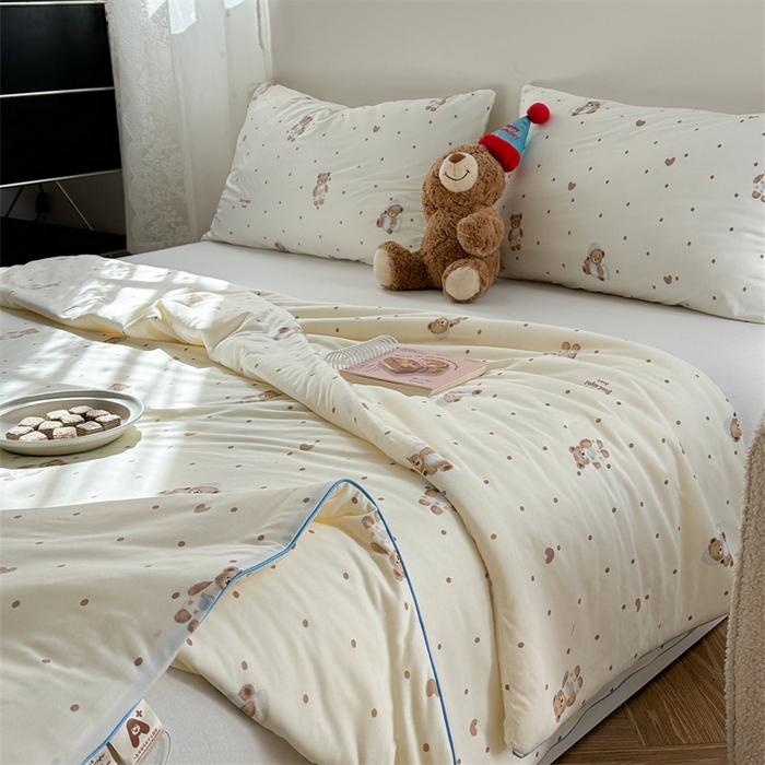 91家纺网 家纺一手货源 找家纺 暖生活 2026新款牛奶针织小清新大豆夏被 晚安熊