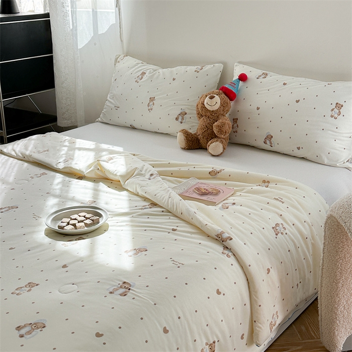 91家纺网 家纺一手货源 找家纺 暖生活 2026新款牛奶针织小清新大豆夏被 晚安熊