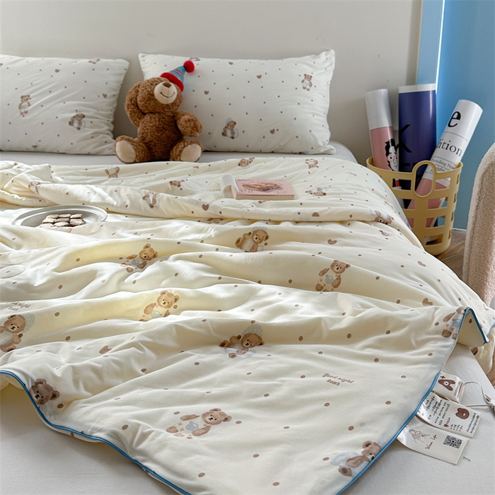 91家纺网 家纺一手货源 找家纺 暖生活 2026新款牛奶针织小清新大豆夏被 晚安熊