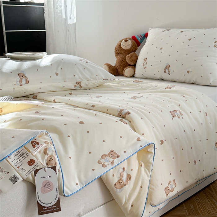 91家纺网 家纺一手货源 找家纺 暖生活 2026新款牛奶针织小清新大豆夏被 晚安熊