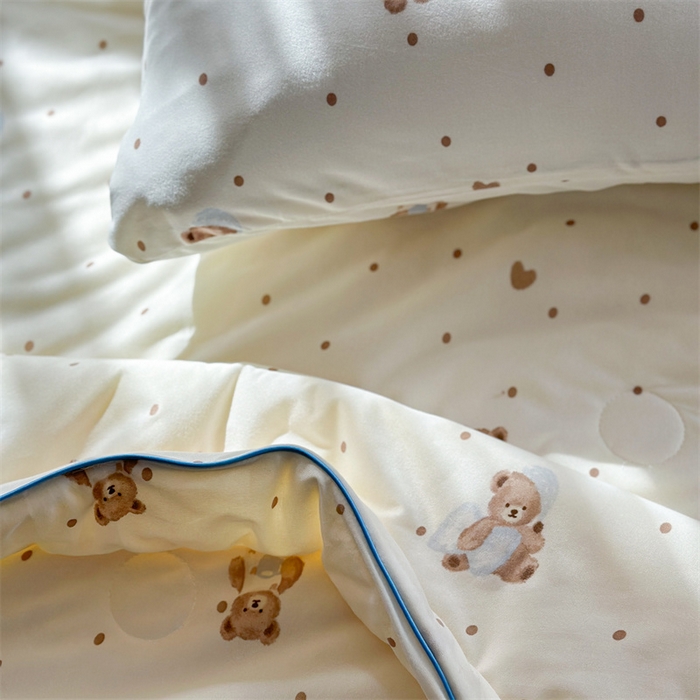 91家纺网 家纺一手货源 找家纺 暖生活 2026新款牛奶针织小清新大豆夏被 晚安熊