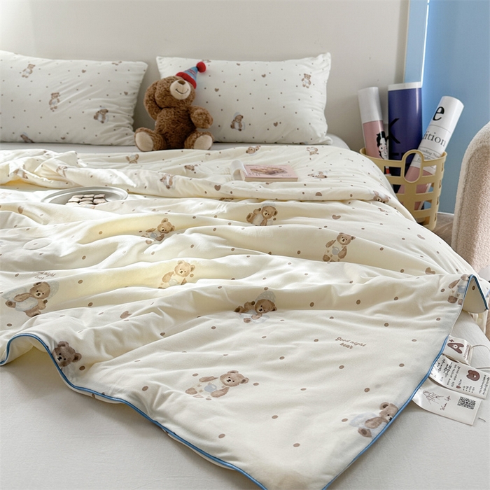 91家纺网 家纺一手货源 找家纺 暖生活 2026新款牛奶针织小清新大豆夏被 晚安熊