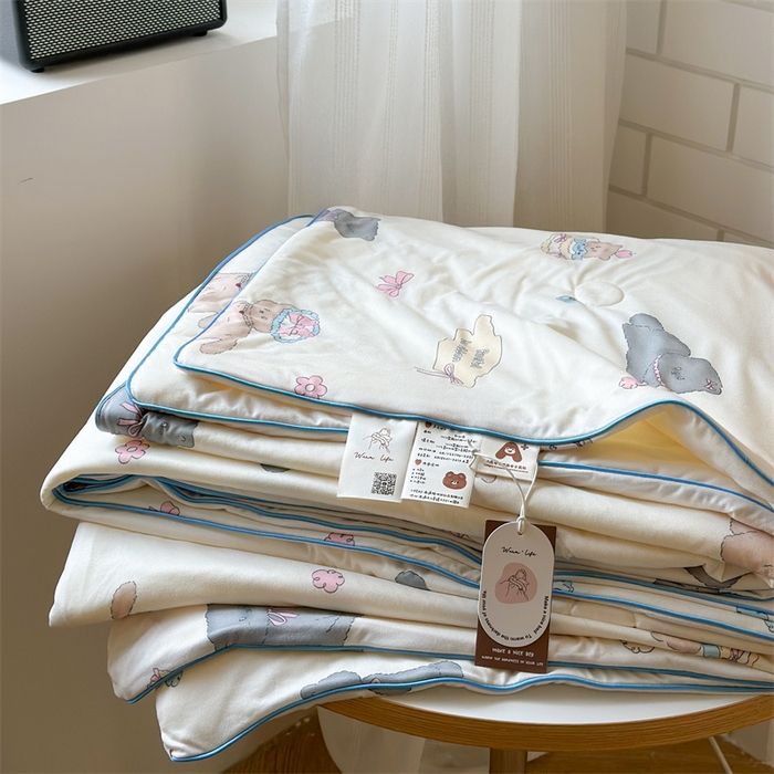 91家纺网 家纺一手货源 找家纺 暖生活 2026新款牛奶针织小清新大豆夏被 小奶猫