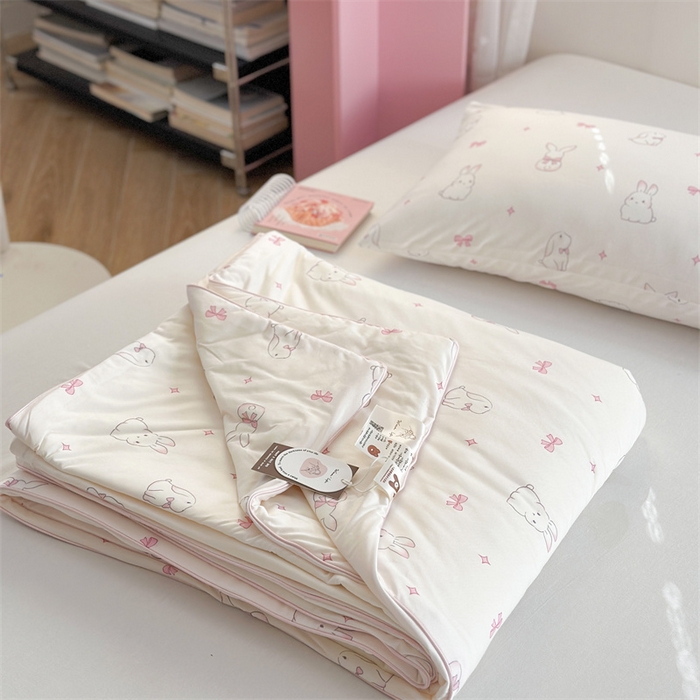 91家纺网 家纺一手货源 找家纺 暖生活 2026新款牛奶针织小清新大豆夏被 小兔兔