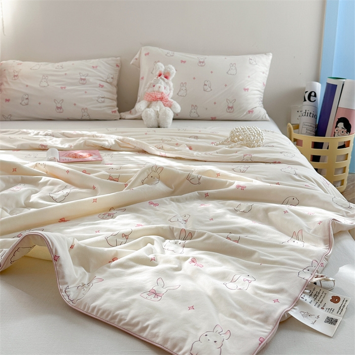 91家纺网 家纺一手货源 找家纺 暖生活 2026新款牛奶针织小清新大豆夏被 小兔兔