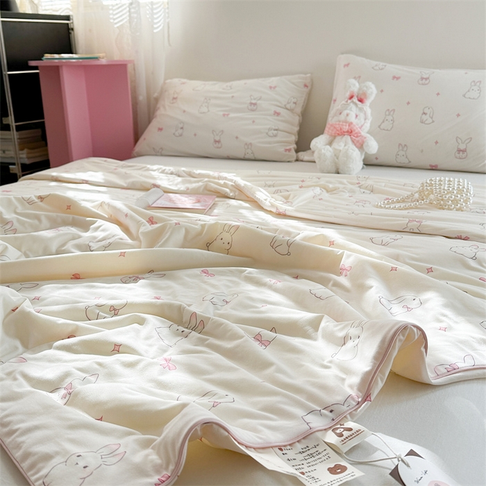 91家纺网 家纺一手货源 找家纺 暖生活 2026新款牛奶针织小清新大豆夏被 小兔兔