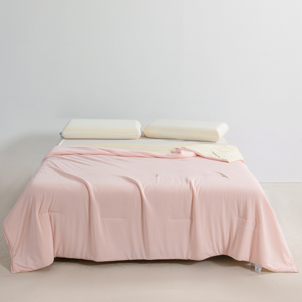 91家纺网 家纺一手货源 找家纺 鹿辉家居（原吉欧力） 2026新款凉感丝深睡夏被被子被芯 杏仁咖