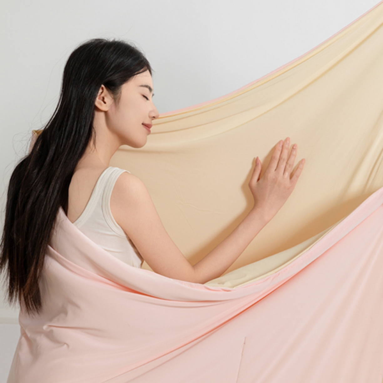 91家纺网 家纺一手货源 找家纺 鹿辉家居（原吉欧力） 2026新款凉感丝深睡夏被被子被芯 杏仁咖