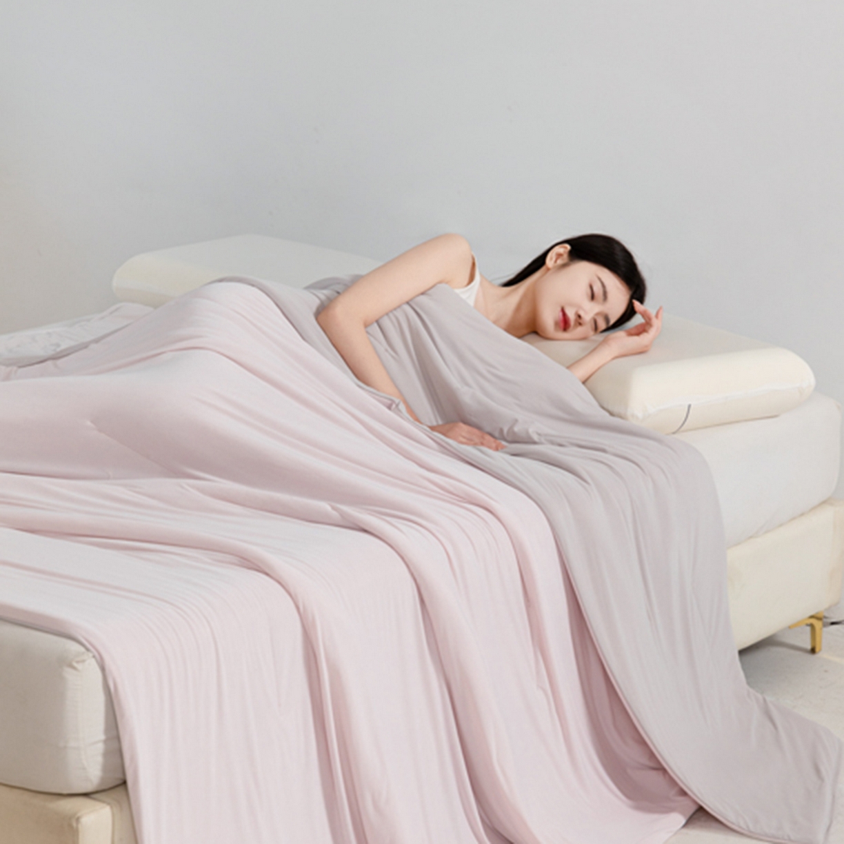 91家纺网 家纺一手货源 找家纺 鹿辉家居（原吉欧力） 2026新款凉感丝深睡夏被被子被芯 菊雾粉