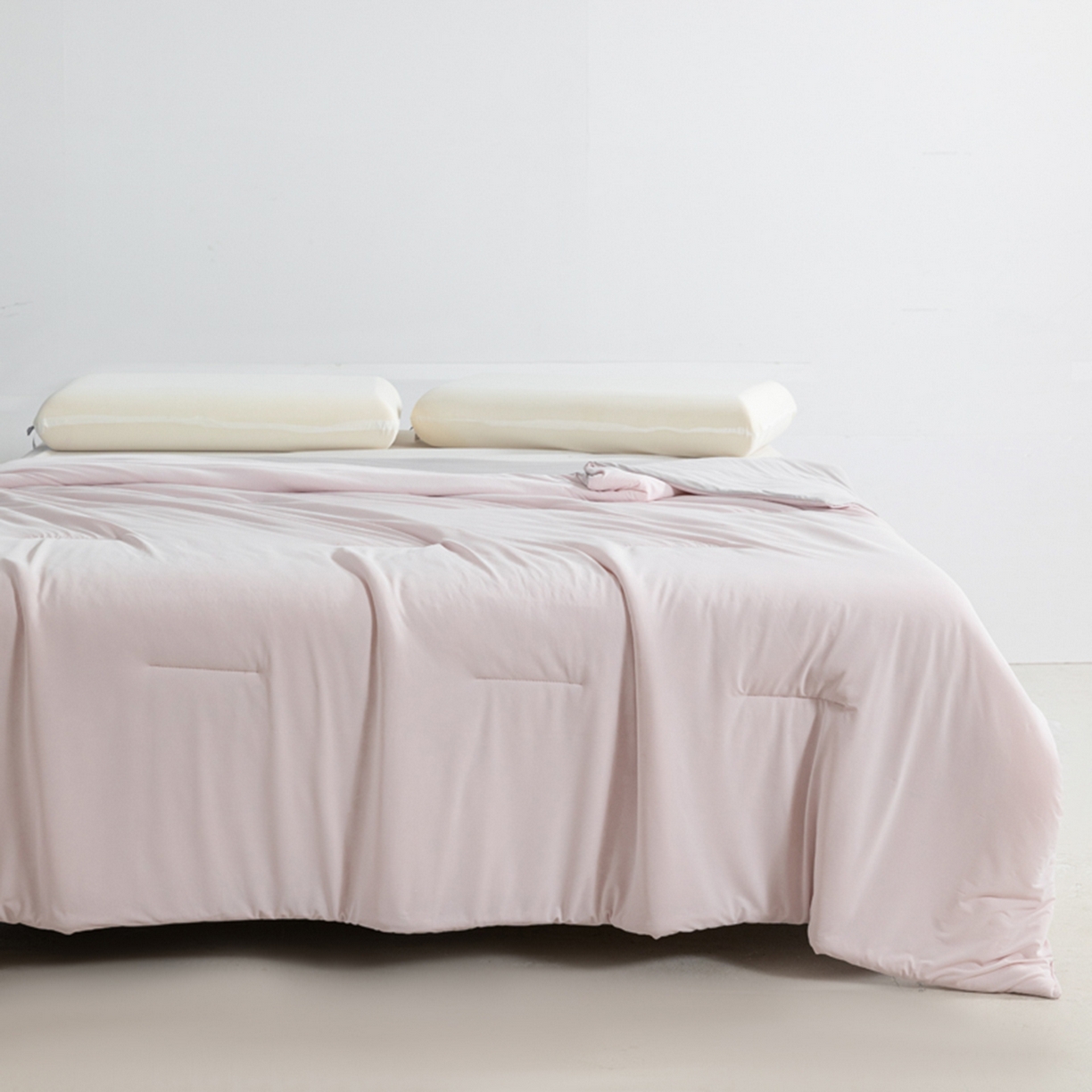 91家纺网 家纺一手货源 找家纺 鹿辉家居（原吉欧力） 2026新款凉感丝深睡夏被被子被芯 菊雾粉