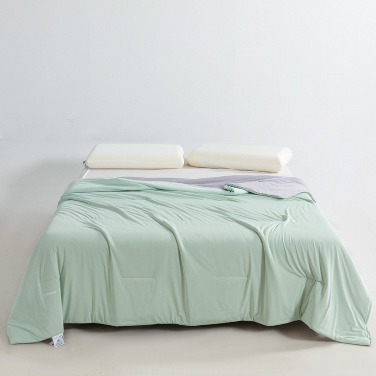 91家纺网 家纺一手货源 找家纺 鹿辉家居（原吉欧力） 2026新款凉感丝深睡夏被被子被芯 淡翠绿