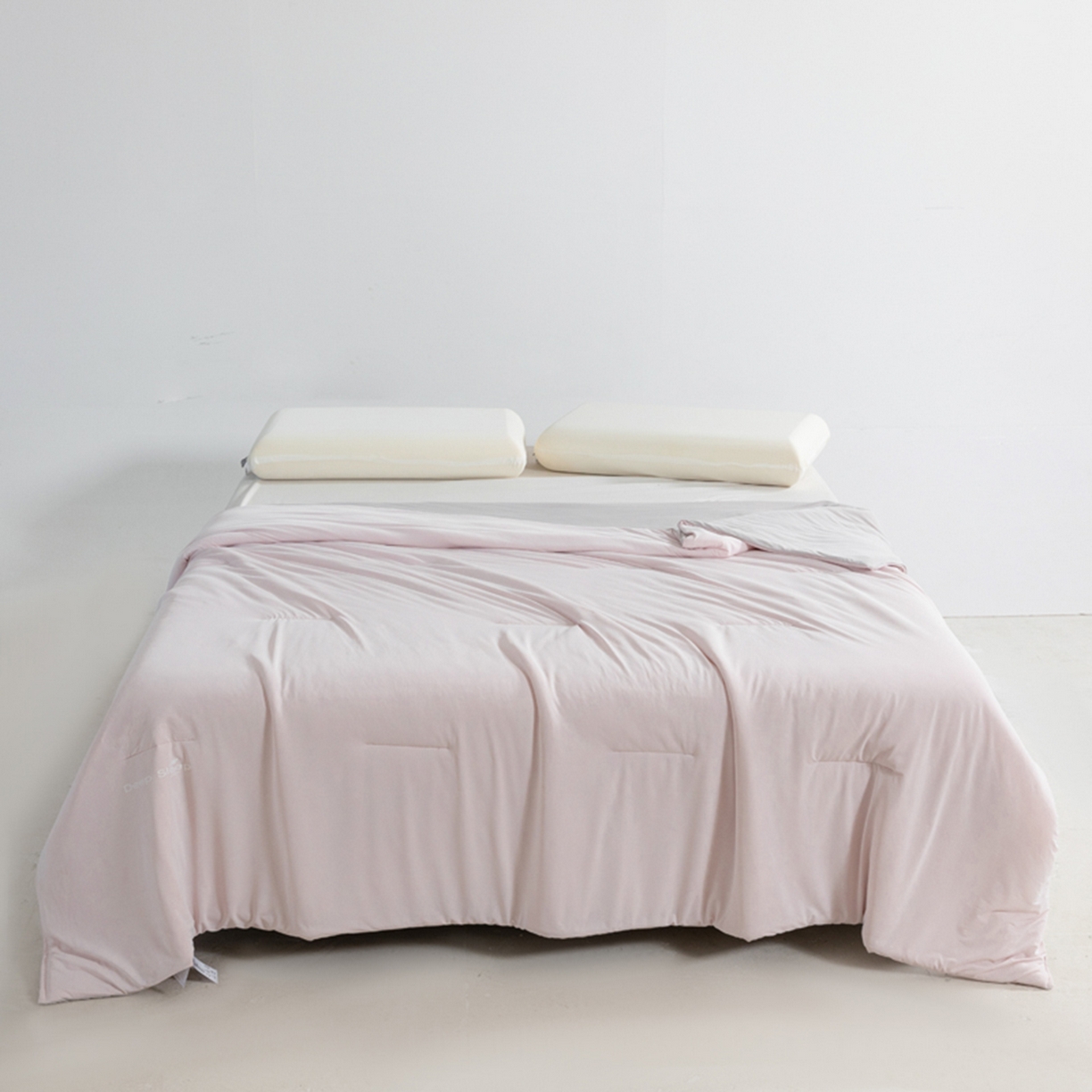 91家纺网 家纺一手货源 找家纺 鹿辉家居（原吉欧力） 2026新款凉感丝深睡夏被被子被芯 菊雾粉