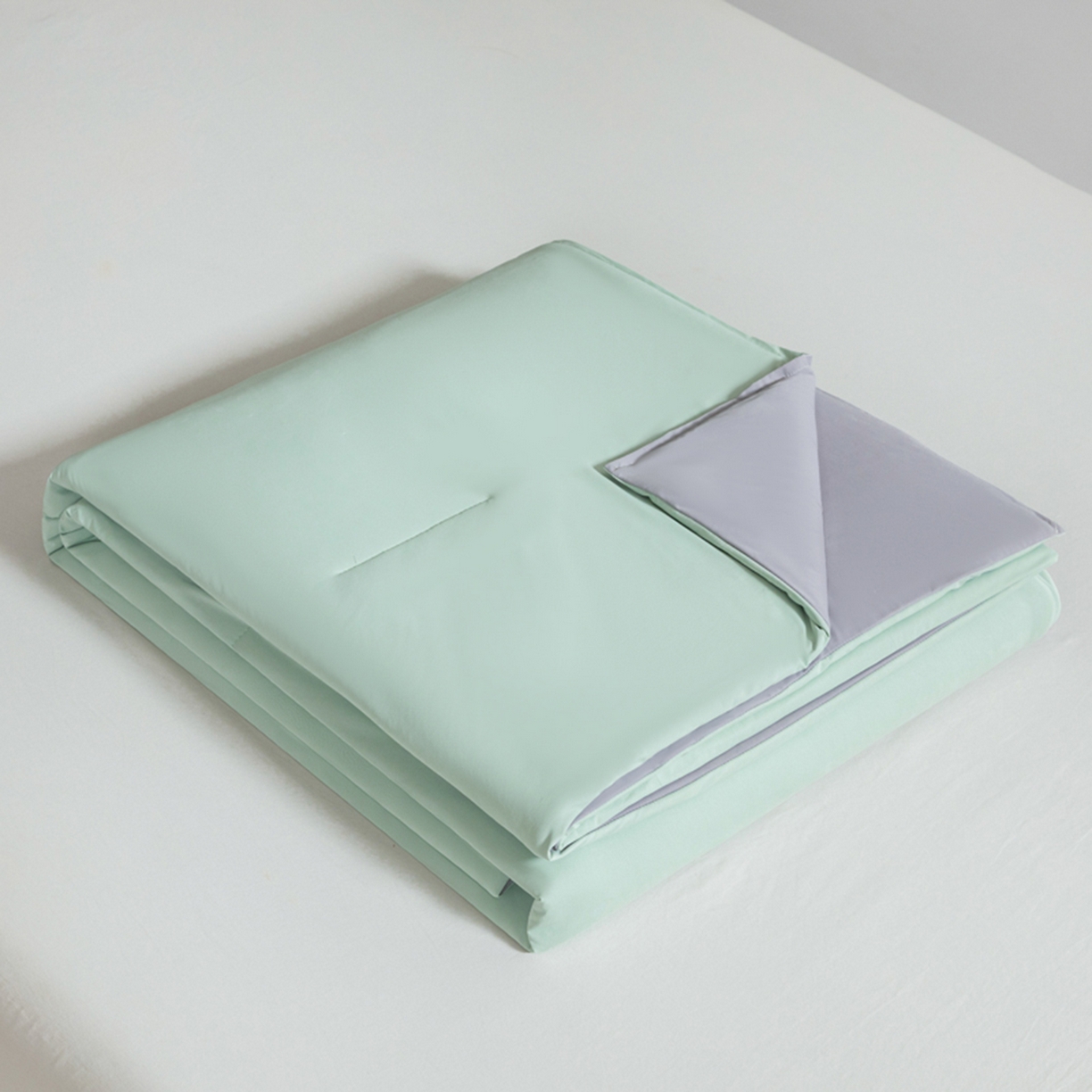 91家纺网 家纺一手货源 找家纺 鹿辉家居（原吉欧力） 2026新款凉感丝深睡夏被被子被芯 淡翠绿