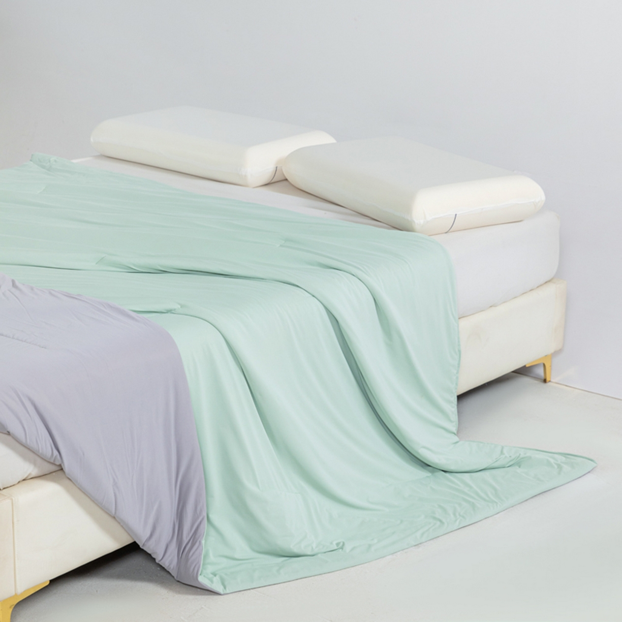 91家纺网 家纺一手货源 找家纺 鹿辉家居（原吉欧力） 2026新款凉感丝深睡夏被被子被芯 淡翠绿