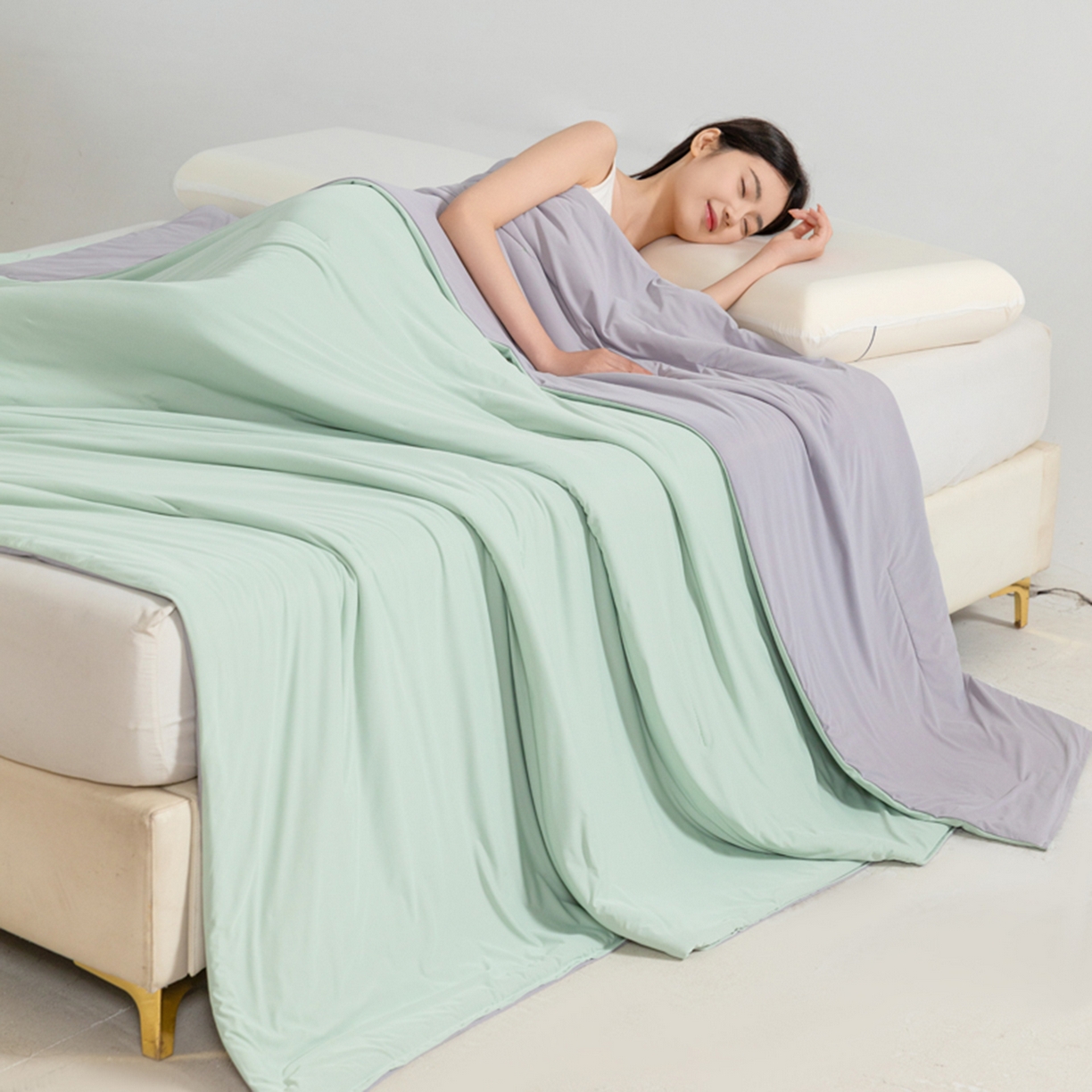 91家纺网 家纺一手货源 找家纺 鹿辉家居（原吉欧力） 2026新款凉感丝深睡夏被被子被芯 淡翠绿