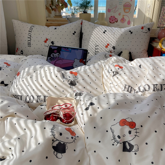 91家纺网 家纺一手货源 找家纺 桃子家居 2026新款A类三丽鸥正版授权卡通数码印花混搭纯棉印花系列四件套 棉三丽鸥-蝴蝶结点点kt