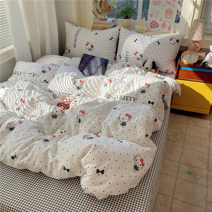 91家纺网 家纺一手货源 找家纺 桃子家居 2026新款A类三丽鸥正版授权卡通数码印花混搭纯棉印花系列四件套 棉三丽鸥-蝴蝶结点点kt