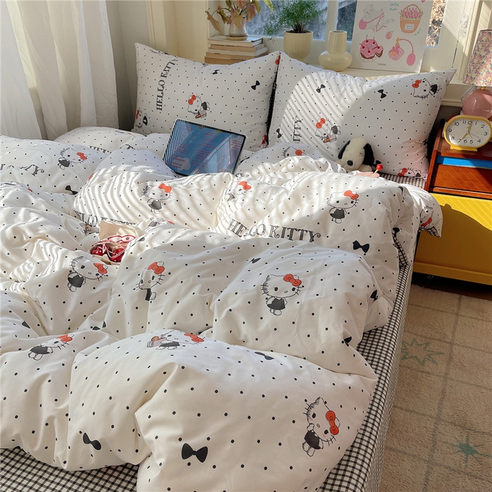 91家纺网 家纺一手货源 找家纺 桃子家居 2026新款A类三丽鸥正版授权卡通数码印花混搭纯棉印花系列四件套 棉三丽鸥-蝴蝶结点点kt