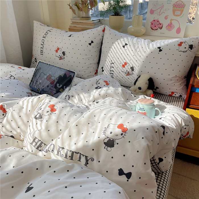 91家纺网 家纺一手货源 找家纺 桃子家居 2026新款A类三丽鸥正版授权卡通数码印花混搭纯棉印花系列四件套 棉三丽鸥-蝴蝶结点点kt