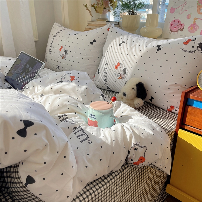 91家纺网 家纺一手货源 找家纺 桃子家居 2026新款A类三丽鸥正版授权卡通数码印花混搭纯棉印花系列四件套 棉三丽鸥-蝴蝶结点点kt