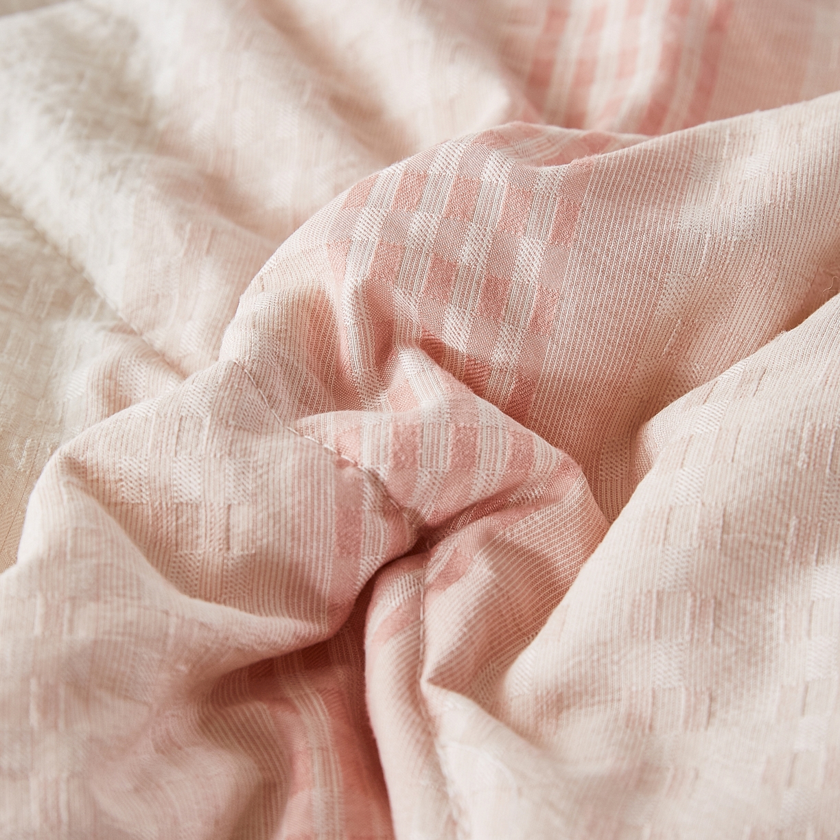 91家纺网 家纺一手货源 找家纺 （总）心悦家纺 2026新款日式A类水洗色织提花大豆纤维被子被芯