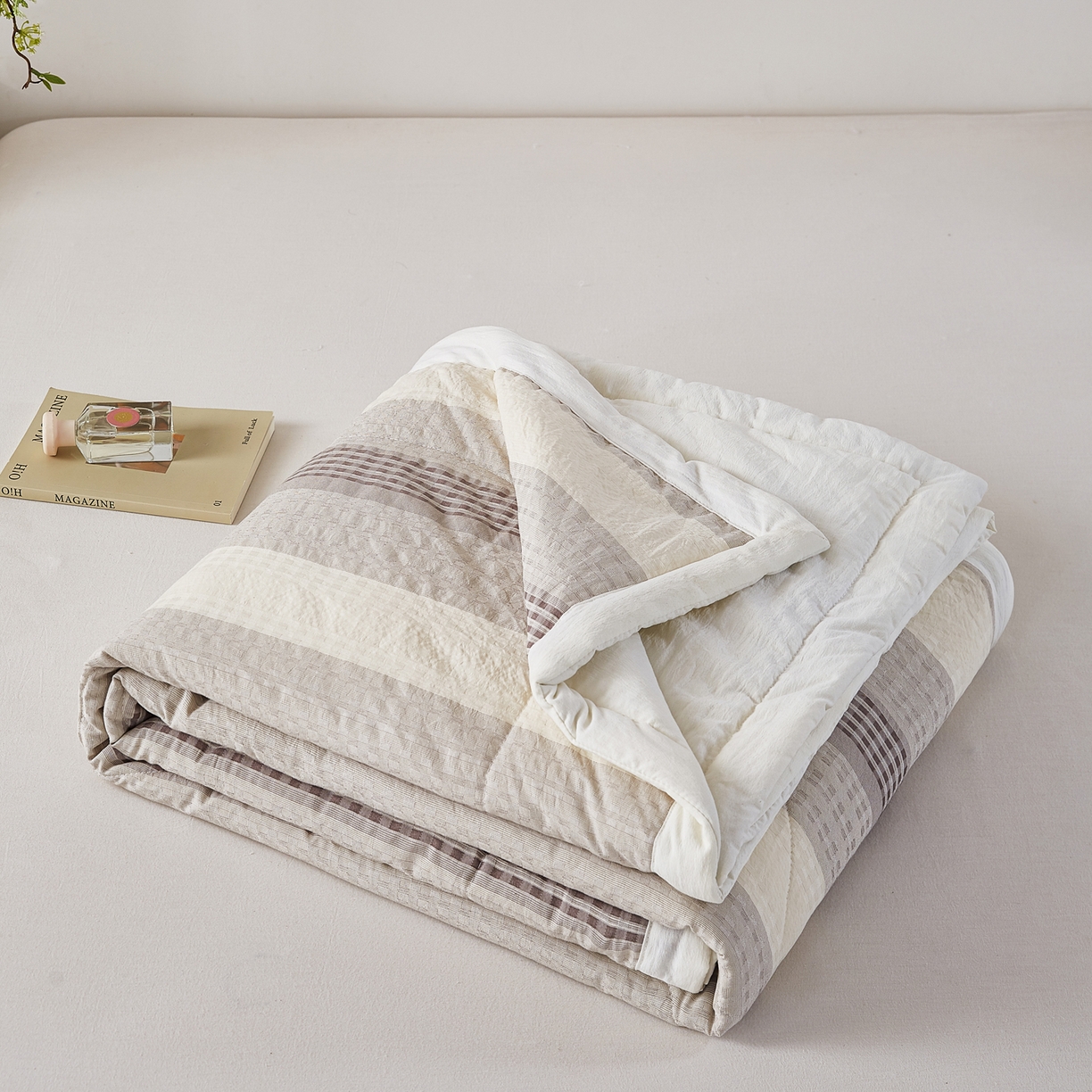 91家纺网 家纺一手货源 找家纺 心悦家纺 2026新款日式A类水洗色织提花大豆纤维被子被芯 织雅-灰色