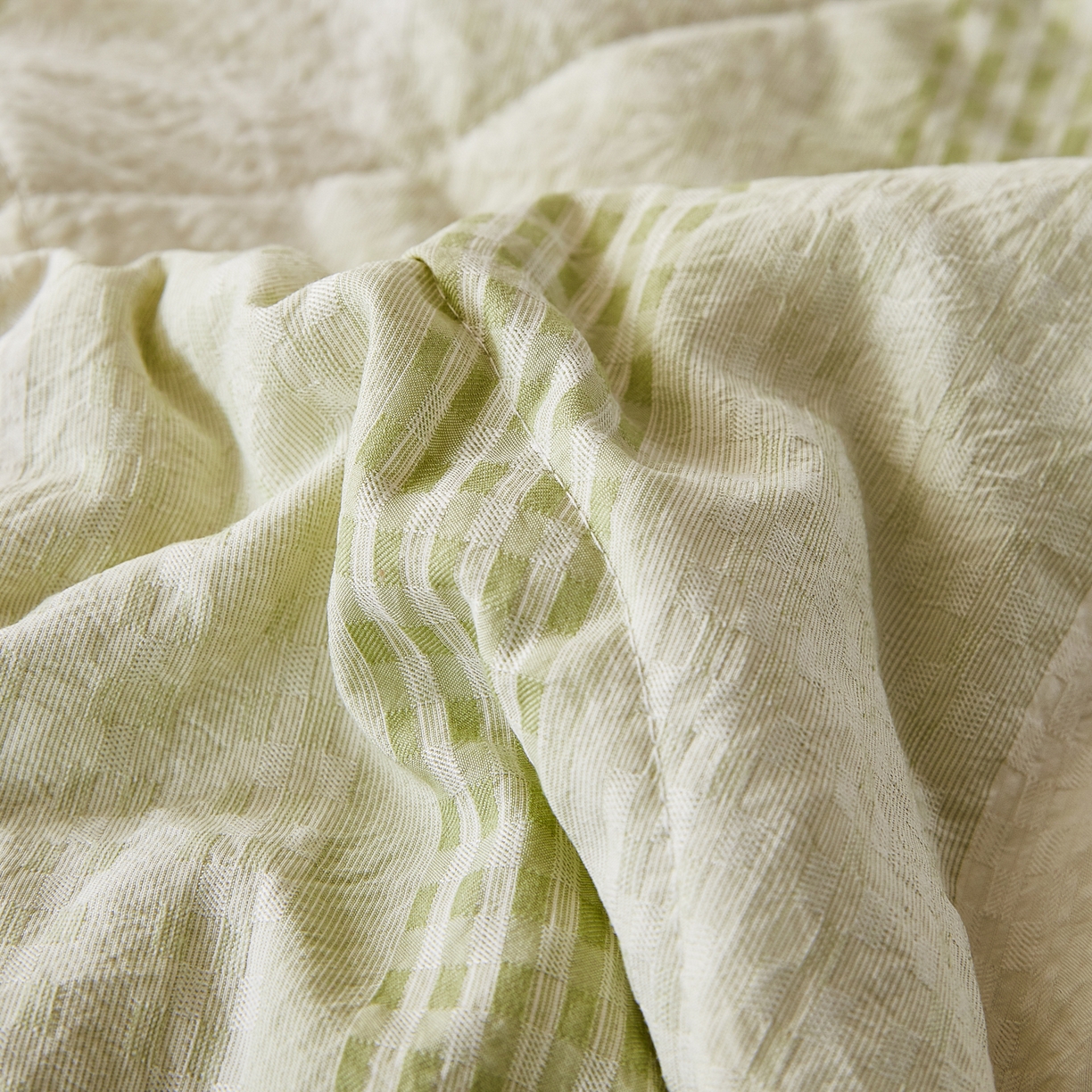 91家纺网 家纺一手货源 找家纺 心悦家纺 2026新款日式A类水洗色织提花大豆纤维被子被芯 织雅-绿色