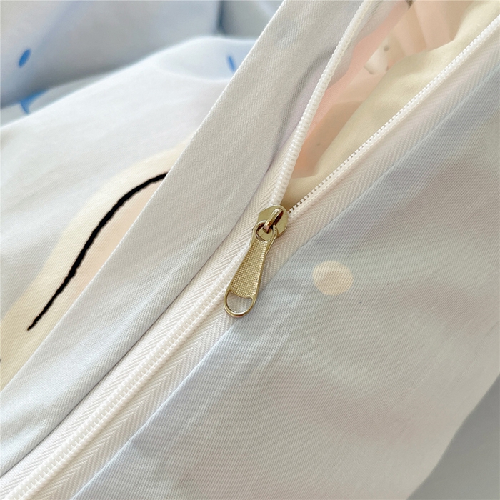 91家纺网 家纺一手货源 找家纺 桃子家居 2026新款A类三丽鸥正版授权卡通数码印花混搭纯棉印花系列四件套 棉三丽鸥-混搭点点玉桂狗蓝