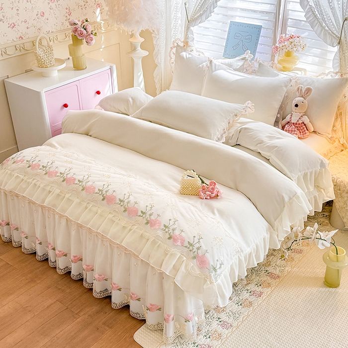 91家纺网 家纺一手货源 找家纺 苏米娜 2026春夏超柔水洗棉床裙款四件套-唯爱系列 唯爱-奶油白