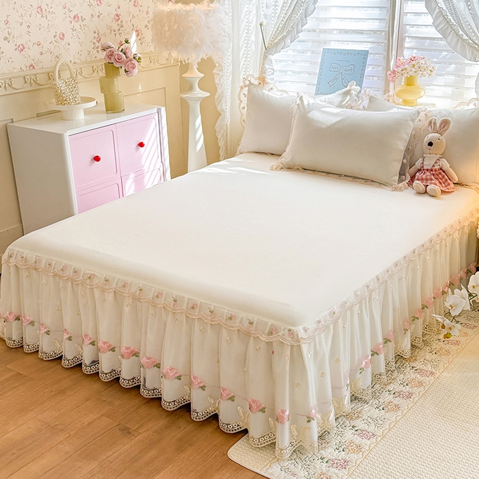 91家纺网 家纺一手货源 找家纺 苏米娜 2026春夏超柔水洗棉床裙款四件套-唯爱系列 唯爱-奶油白