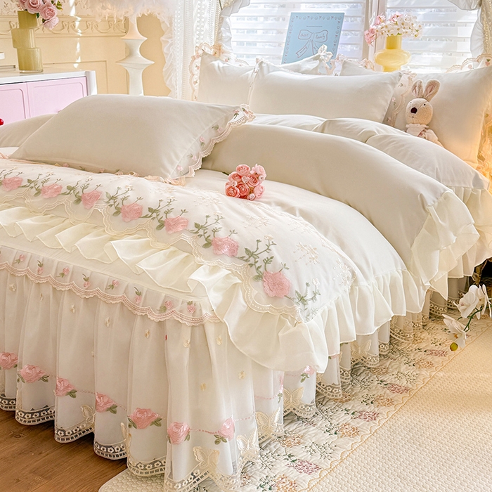 91家纺网 家纺一手货源 找家纺 苏米娜 2026春夏超柔水洗棉床裙款四件套-唯爱系列 唯爱-奶油白