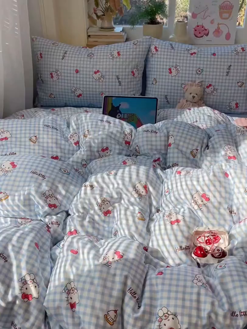 91家纺网 家纺一手货源 找家纺 桃子家居 2026新款A类三丽鸥正版授权卡通数码印花混搭纯棉印花系列四件套 棉三丽鸥-蓝格甜心kt