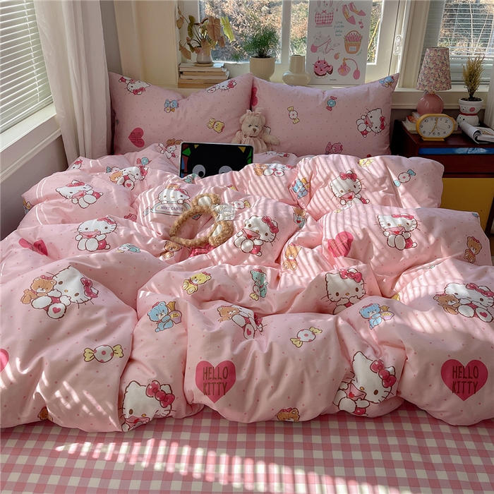 91家纺网 家纺一手货源 找家纺 桃子家居 2026新款A类三丽鸥正版授权卡通数码印花混搭纯棉印花系列四件套 棉三丽鸥-美好小熊kt