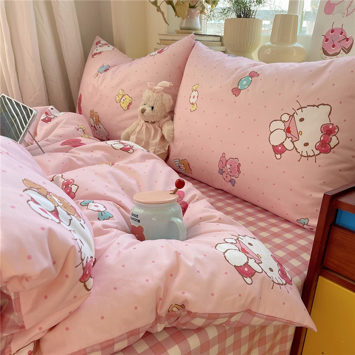 91家纺网 家纺一手货源 找家纺 桃子家居 2026新款A类三丽鸥正版授权卡通数码印花混搭纯棉印花系列四件套 棉三丽鸥-美好小熊kt