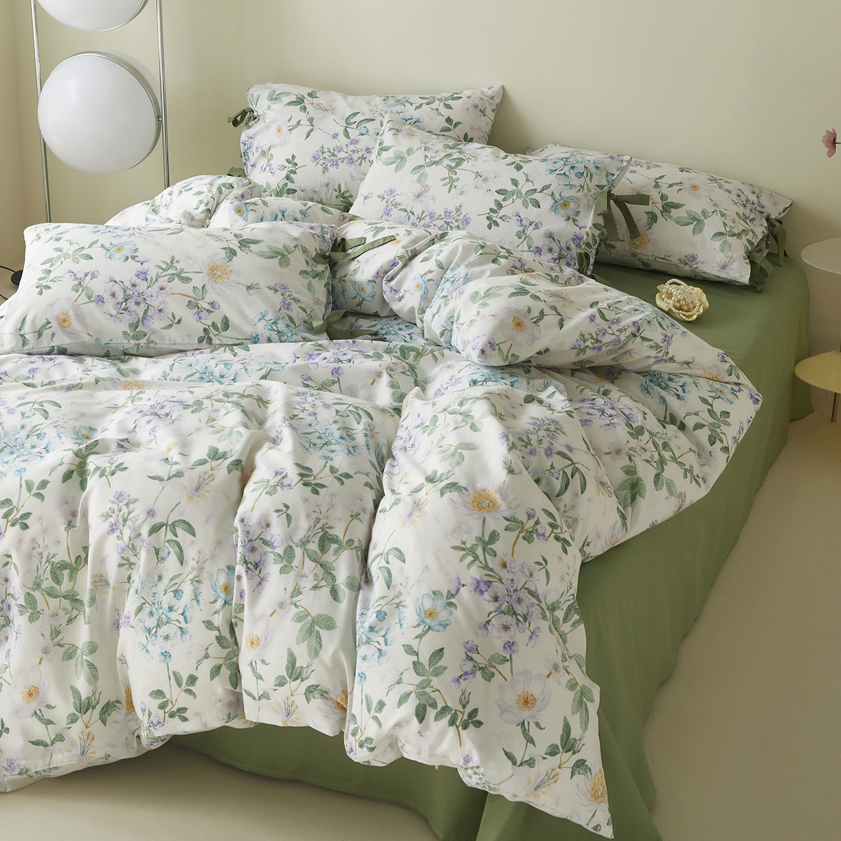 91家纺网 家纺一手货源 找家纺 绫韵家纺 2026春夏新款13372全棉ins小碎花纯棉田园风床单床笠四件套系绳蝴蝶结系列 丹恒