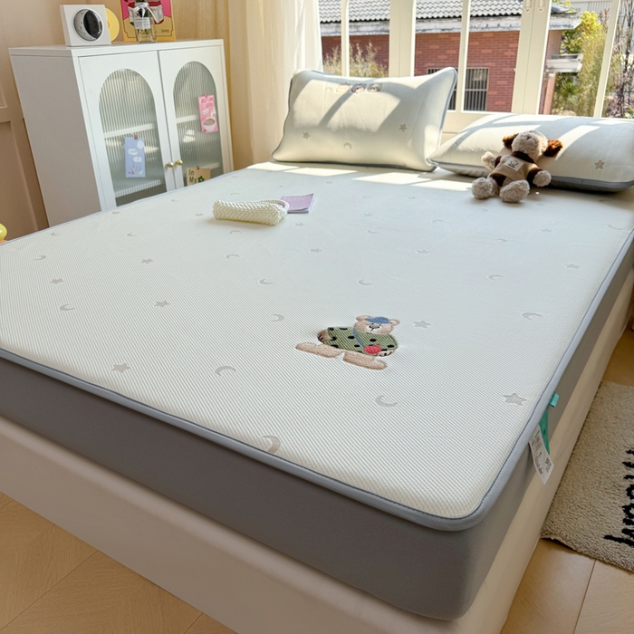 91家纺网 家纺一手货源 找家纺 （总）凯罗 2026凯罗新款卡通印加绣花小红书爆款凉豆豆绣花床笠可水洗床笠款