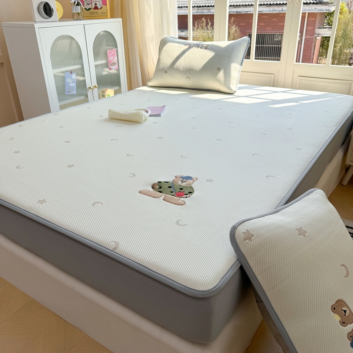 91家纺网 家纺一手货源 找家纺 （总）凯罗 2026凯罗新款卡通印加绣花小红书爆款凉豆豆绣花床笠可水洗床笠款