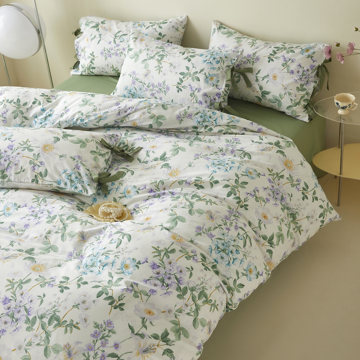 91家纺网 家纺一手货源 找家纺 绫韵家纺 2026春夏新款13372全棉ins小碎花纯棉田园风床单床笠四件套系绳蝴蝶结系列 丹恒