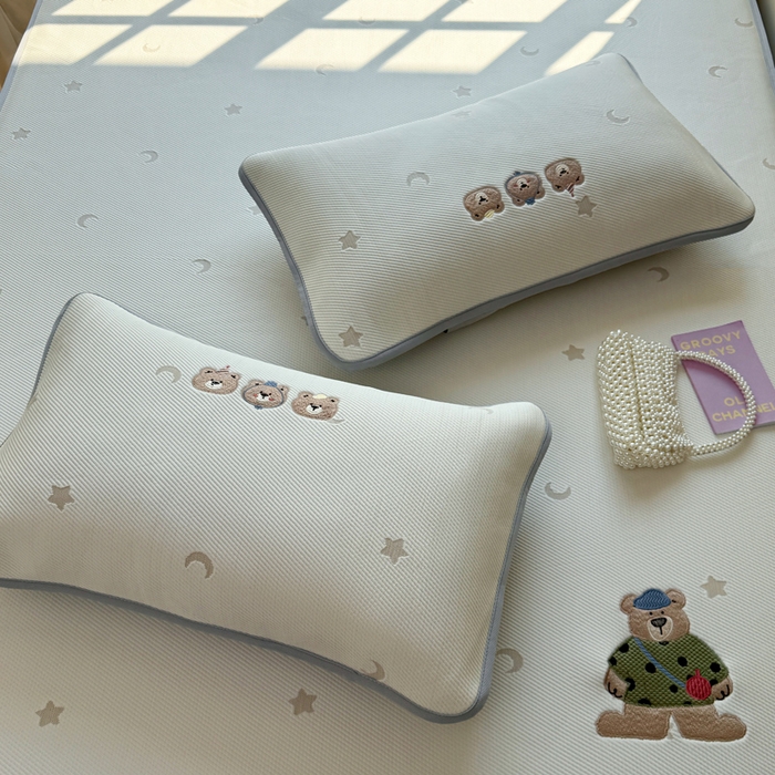 91家纺网 家纺一手货源 找家纺 凯罗 2026凯罗新款卡通印加绣花小红书爆款凉豆豆绣花床笠可水洗床笠款 呆酱熊