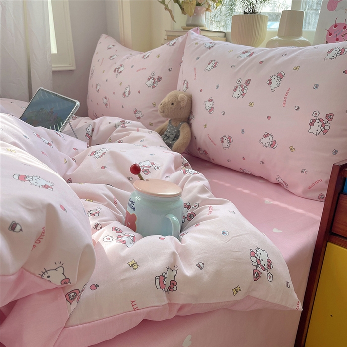 91家纺网 家纺一手货源 找家纺 桃子家居 2026新款A类三丽鸥正版授权卡通数码印花混搭纯棉印花系列四件套 棉三丽鸥-甜梦kt