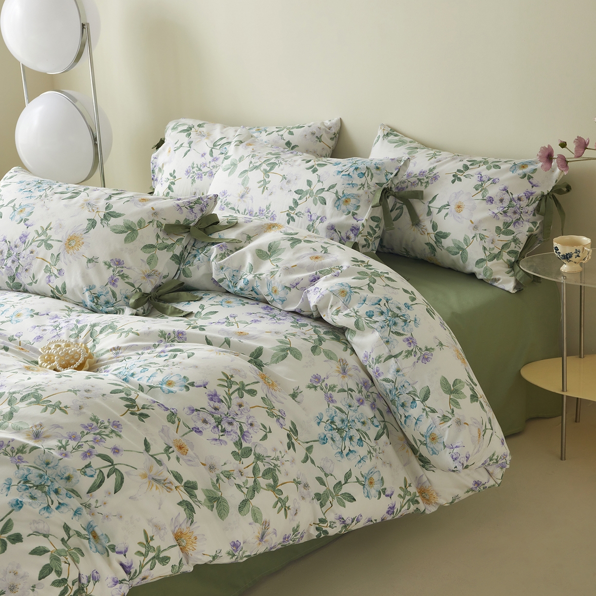 91家纺网 家纺一手货源 找家纺 绫韵家纺 2026春夏新款13372全棉ins小碎花纯棉田园风床单床笠四件套系绳蝴蝶结系列 丹恒