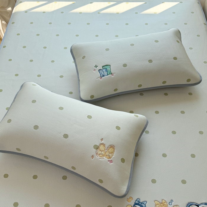 91家纺网 家纺一手货源 找家纺 凯罗 2026凯罗新款卡通印加绣花小红书爆款凉豆豆绣花床笠可水洗床笠款 泡泡熊猫乐