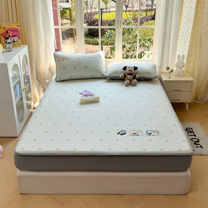 91家纺网 家纺一手货源 找家纺 凯罗 2026凯罗新款卡通印加绣花小红书爆款凉豆豆绣花床笠可水洗床笠款 泡泡熊猫乐