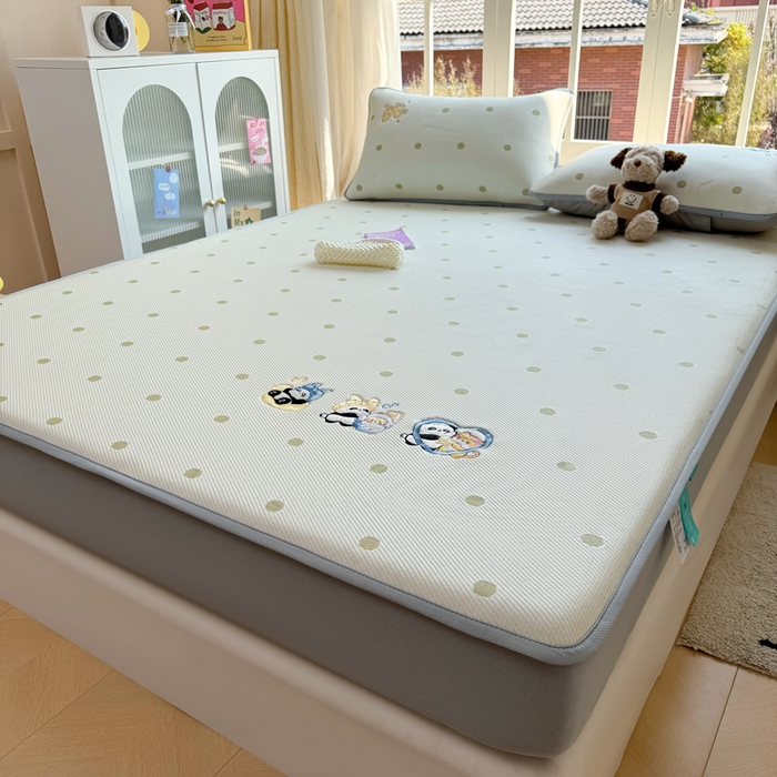 91家纺网 家纺一手货源 找家纺 凯罗 2026凯罗新款卡通印加绣花小红书爆款凉豆豆绣花床笠可水洗床笠款 泡泡熊猫乐