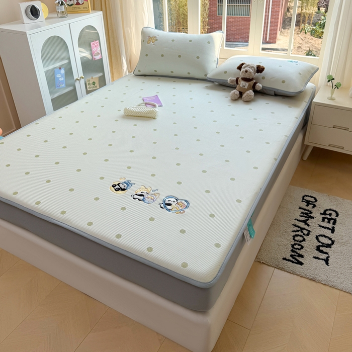 91家纺网 家纺一手货源 找家纺 凯罗 2026凯罗新款卡通印加绣花小红书爆款凉豆豆绣花床笠可水洗床笠款 泡泡熊猫乐