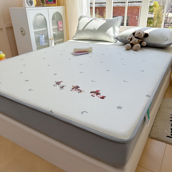 91家纺网 家纺一手货源 找家纺 凯罗 2026凯罗新款卡通印加绣花小红书爆款凉豆豆绣花床笠可水洗床笠款 淘气腊肠犬