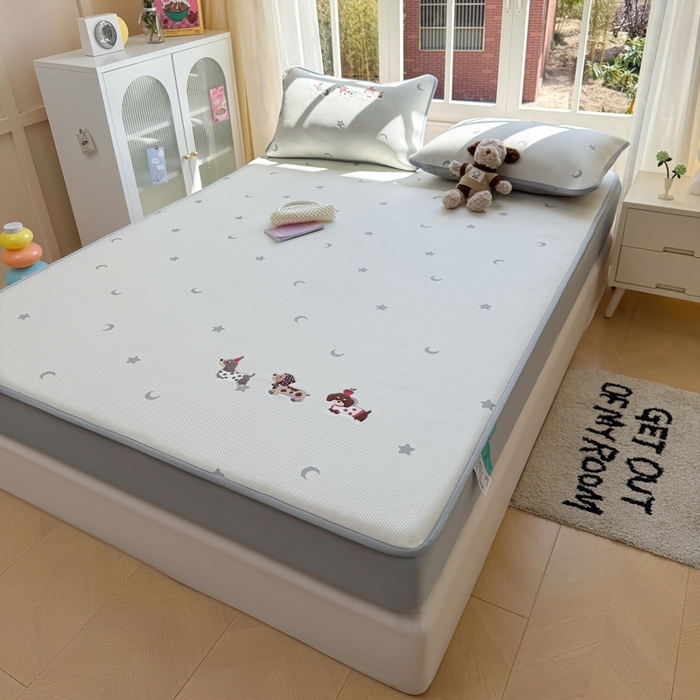 91家纺网 家纺一手货源 找家纺 凯罗 2026凯罗新款卡通印加绣花小红书爆款凉豆豆绣花床笠可水洗床笠款 淘气腊肠犬