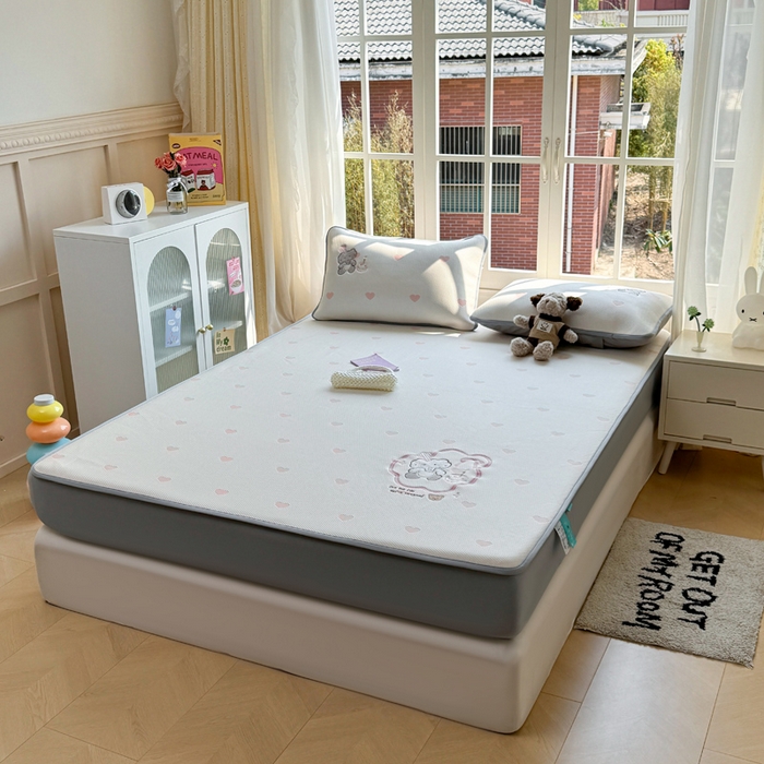 91家纺网 家纺一手货源 找家纺 凯罗 2026凯罗新款卡通印加绣花小红书爆款凉豆豆绣花床笠可水洗床笠款 甜甜烘焙屋